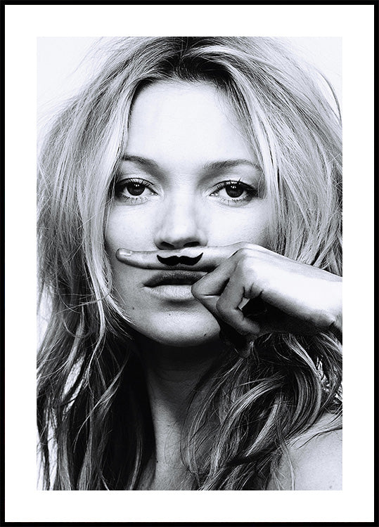 Kate Moss Mustache Mimicking Plakat - Posterbox.dk