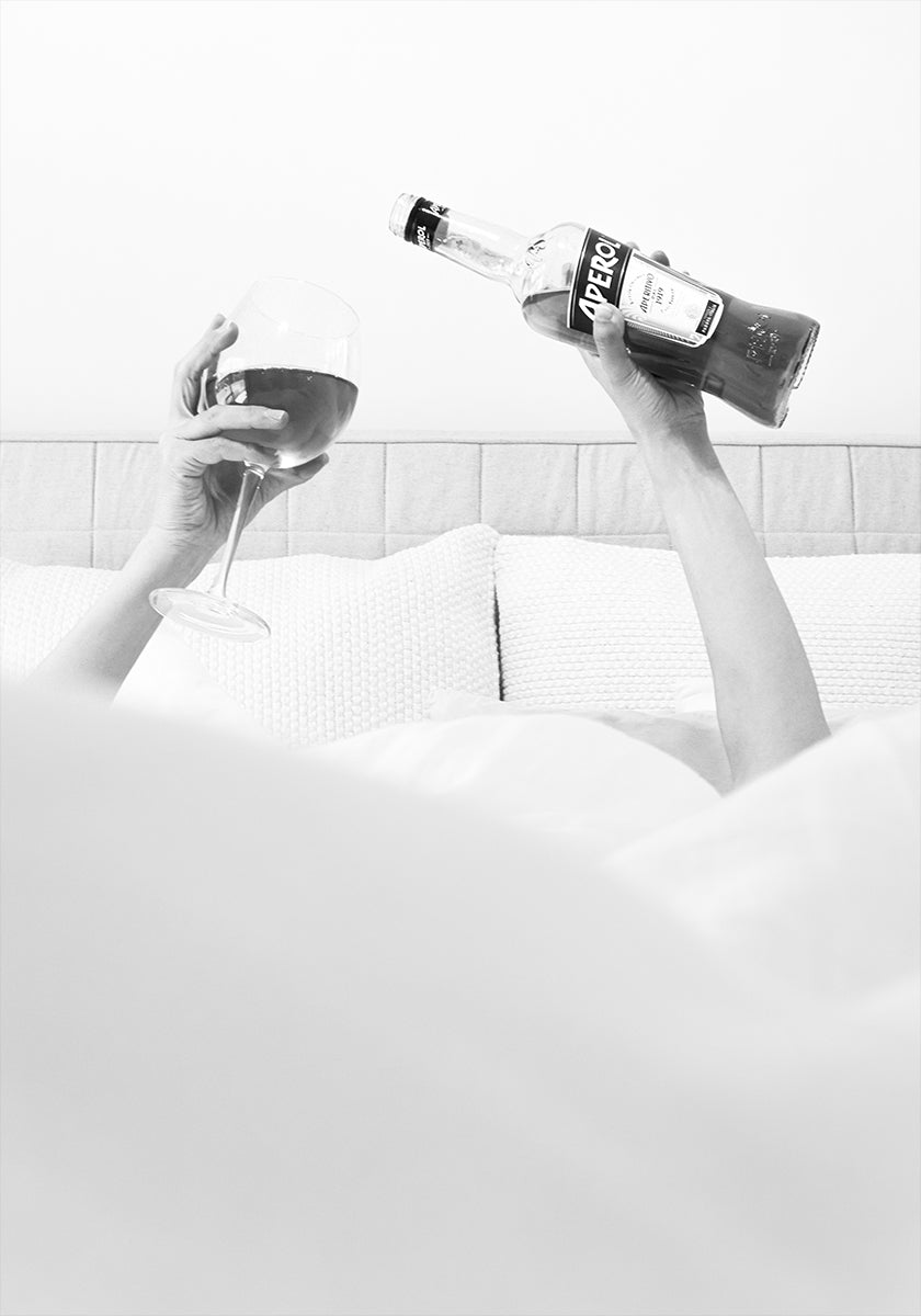 Aperol in bed zwart-wit poster