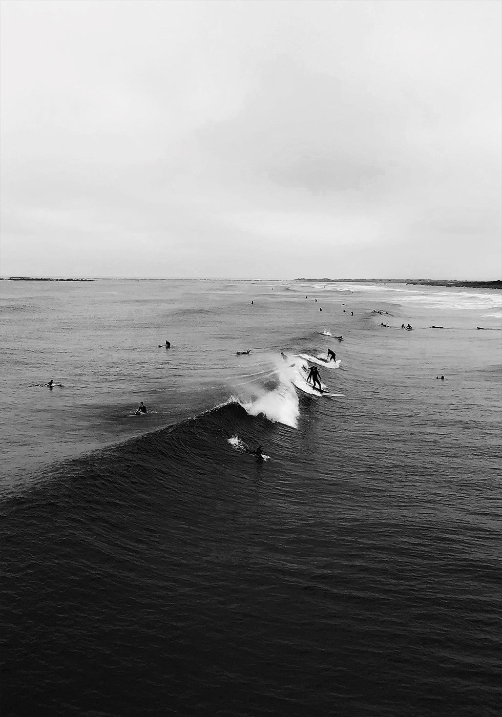 Surfers on Waves Plakat - Posterbox.dk