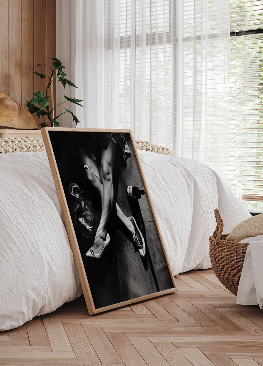 Woman Drinking Wine Elegant Urban Plakat - Posterbox.dk