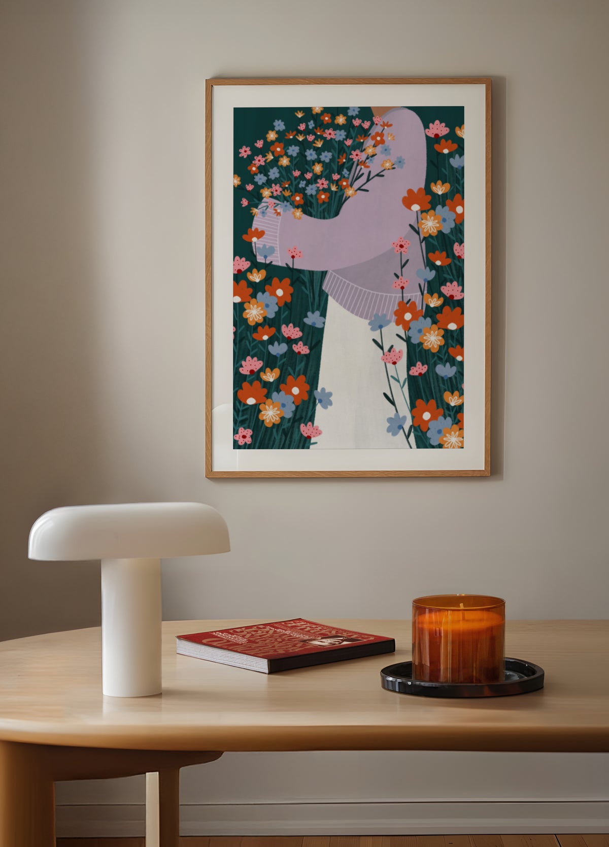 Gelukkige vrouw met bloemen