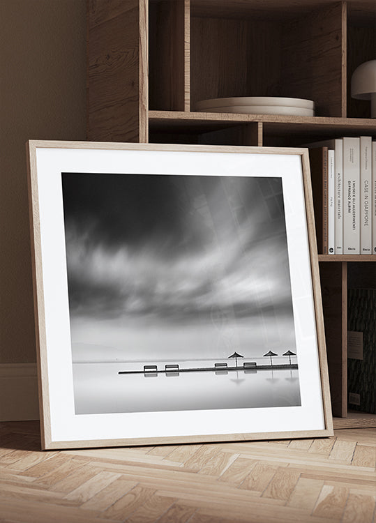 Four Benches and three umbrellas Plakat - Posterbox