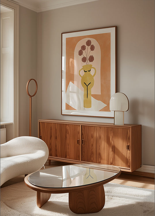 Gestileerde vaas die lijkt op een poster met vrouwelijke vorm