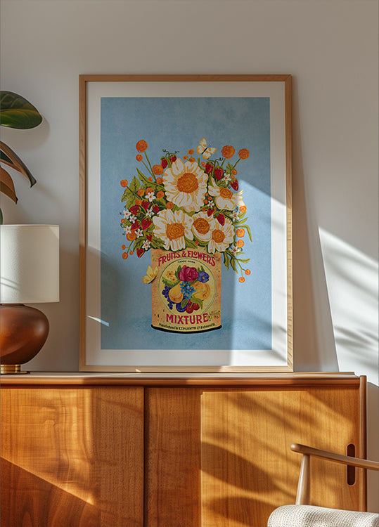 Bloemen In Een Vintage Theeblikje