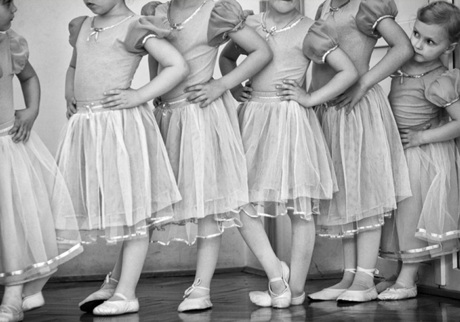 Jonge ballerina's oefenen