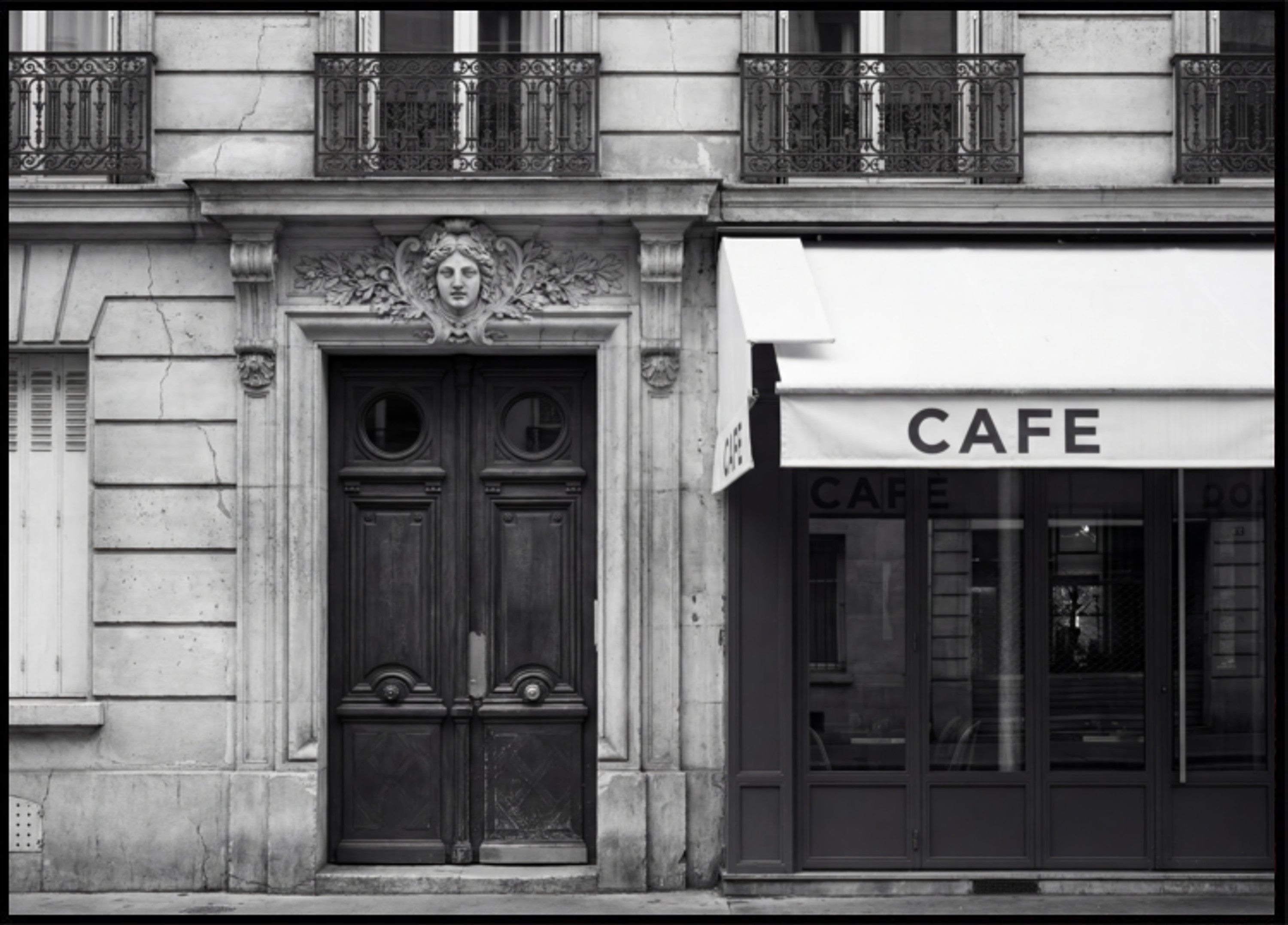 Parijse cafévoorgevel