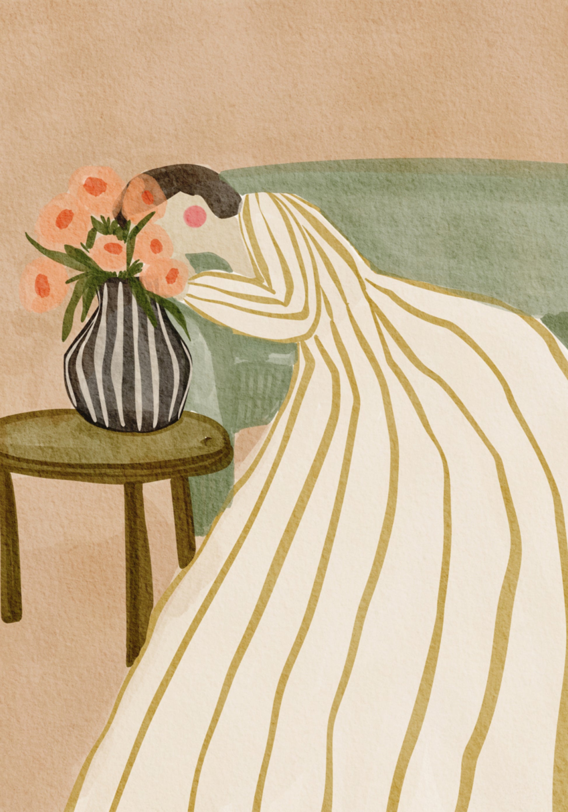 Vrouw die bloemen bewondert