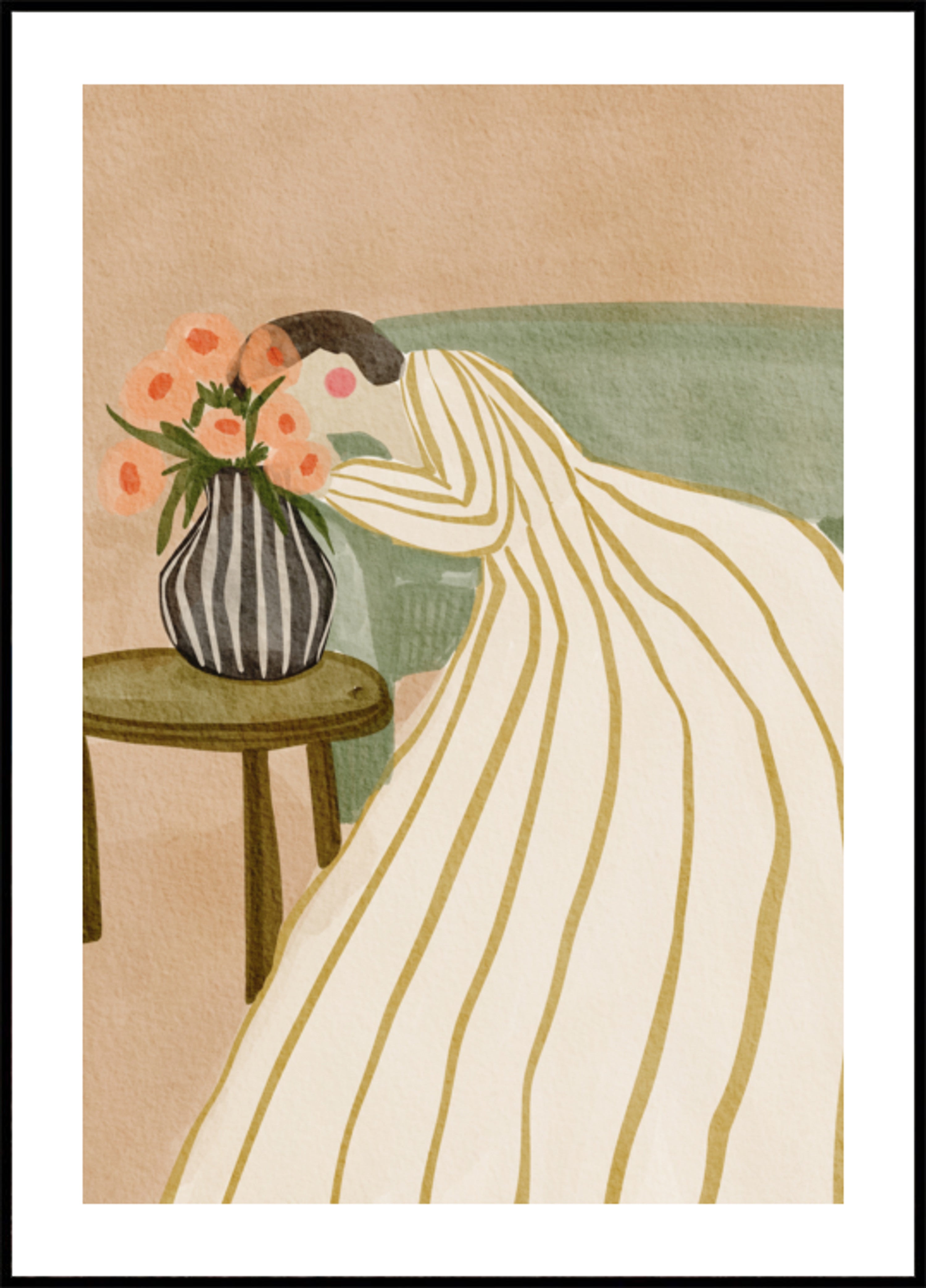 Vrouw die bloemen bewondert
