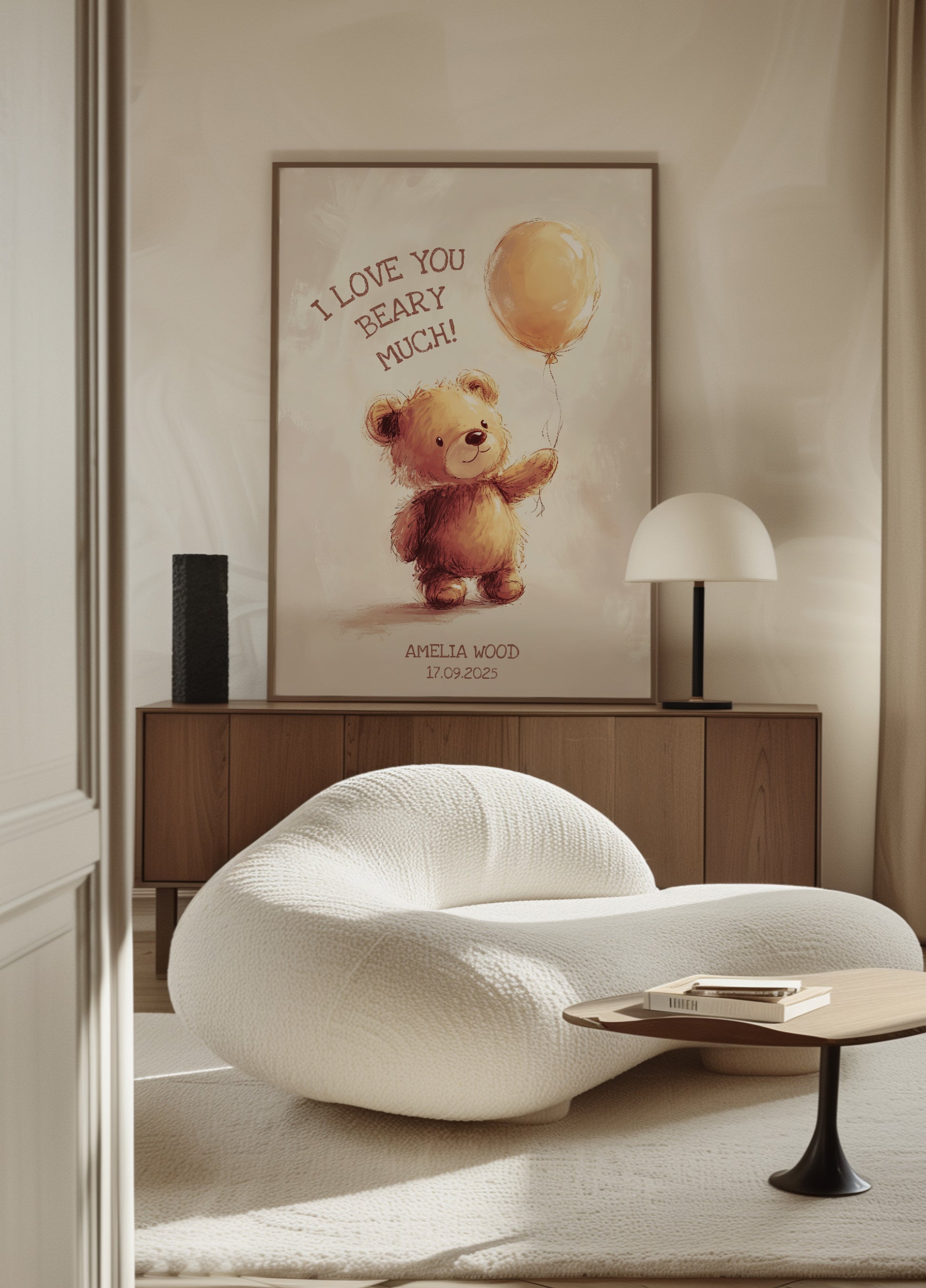 Niet-persoonlijke teddybeer met ballon en liefdesboodschap