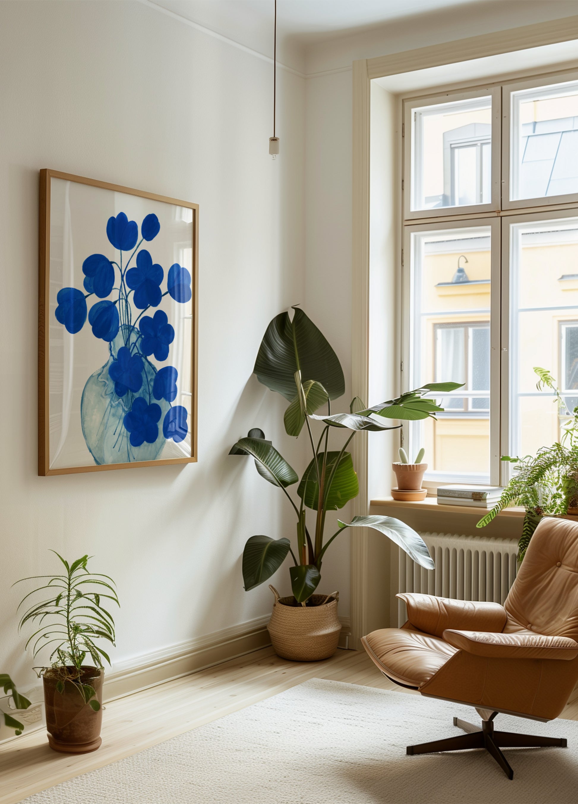 Diepblauwe bloemenvaas