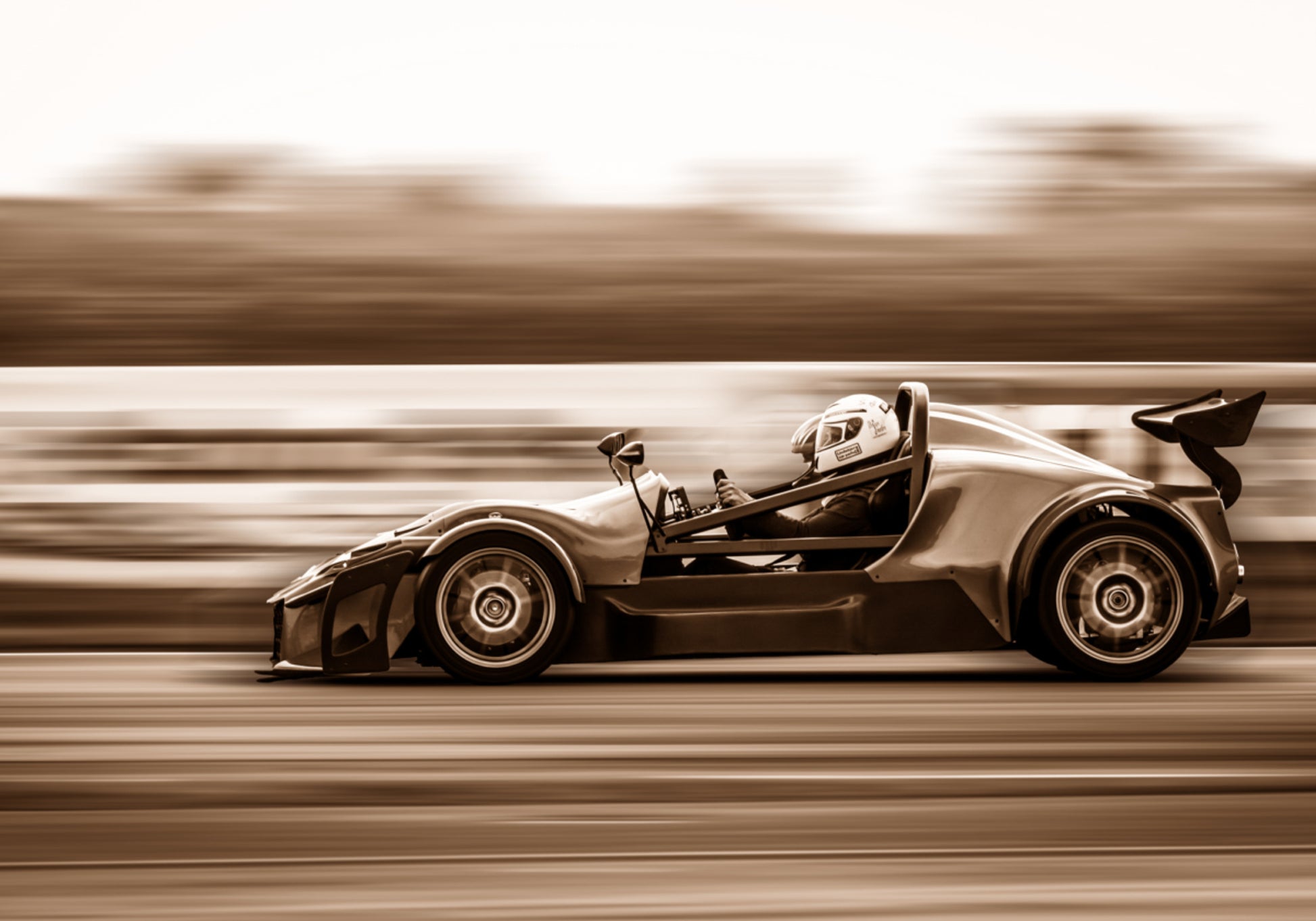 Raceauto met hoge snelheid
