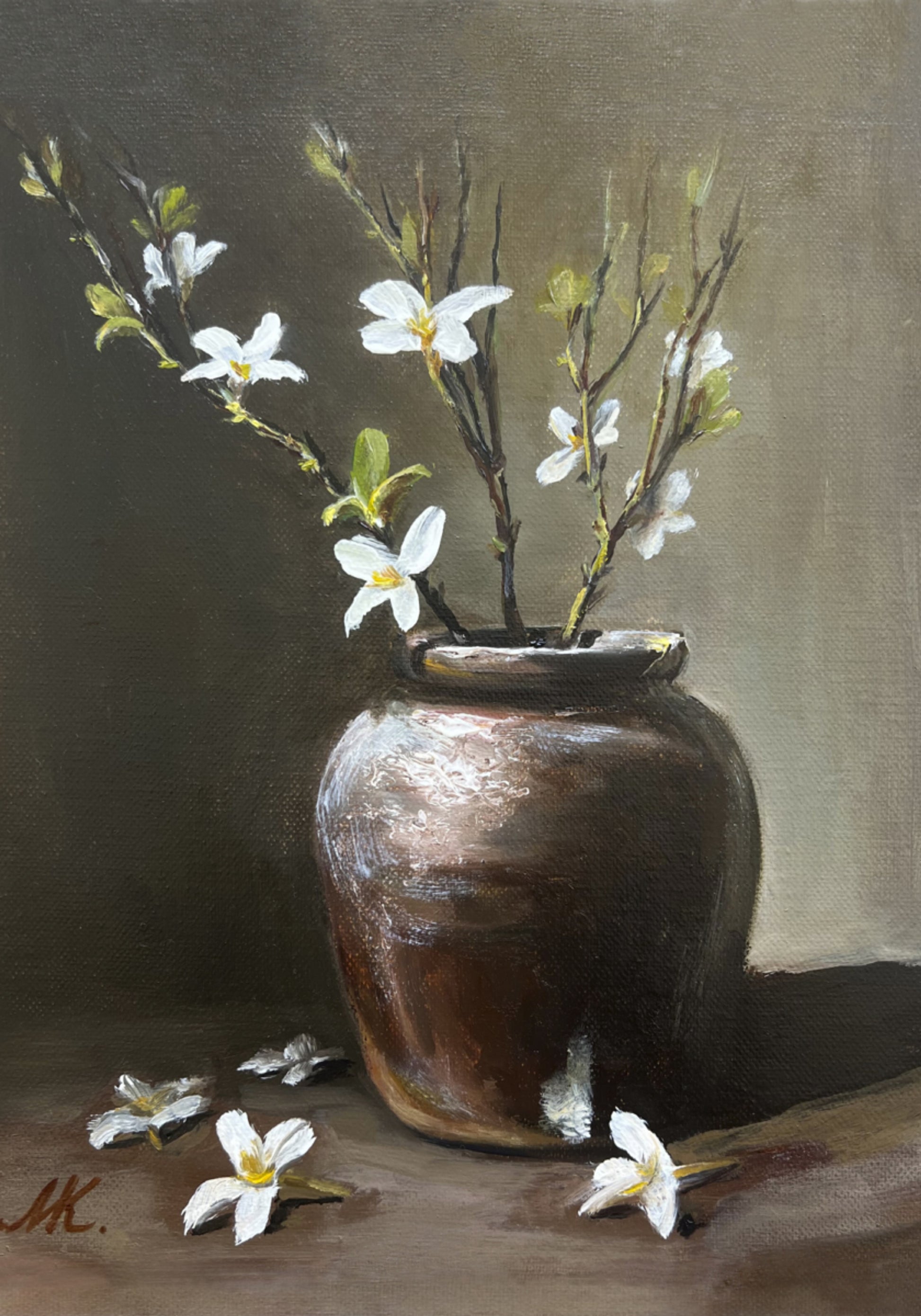 Rustieke vaas witte bloemen